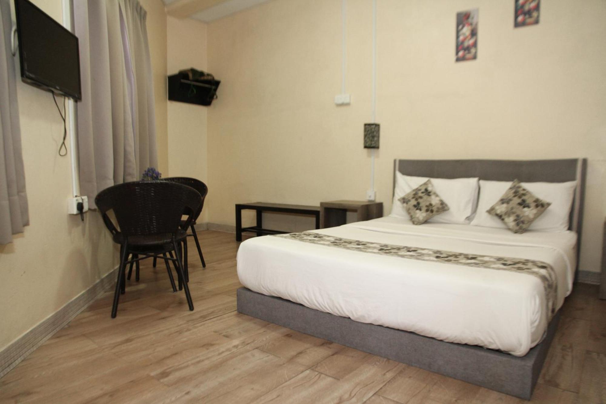 Myra Hotel Мерсинг Экстерьер фото